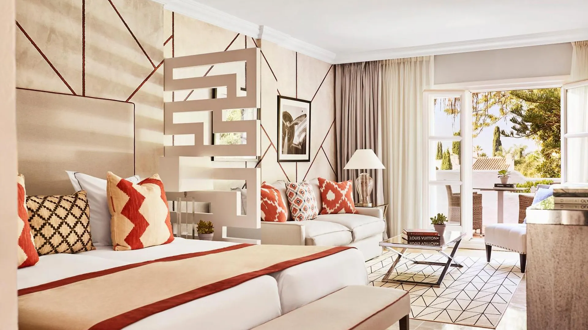 Puente Romano Beach Resort Marbella 5*,